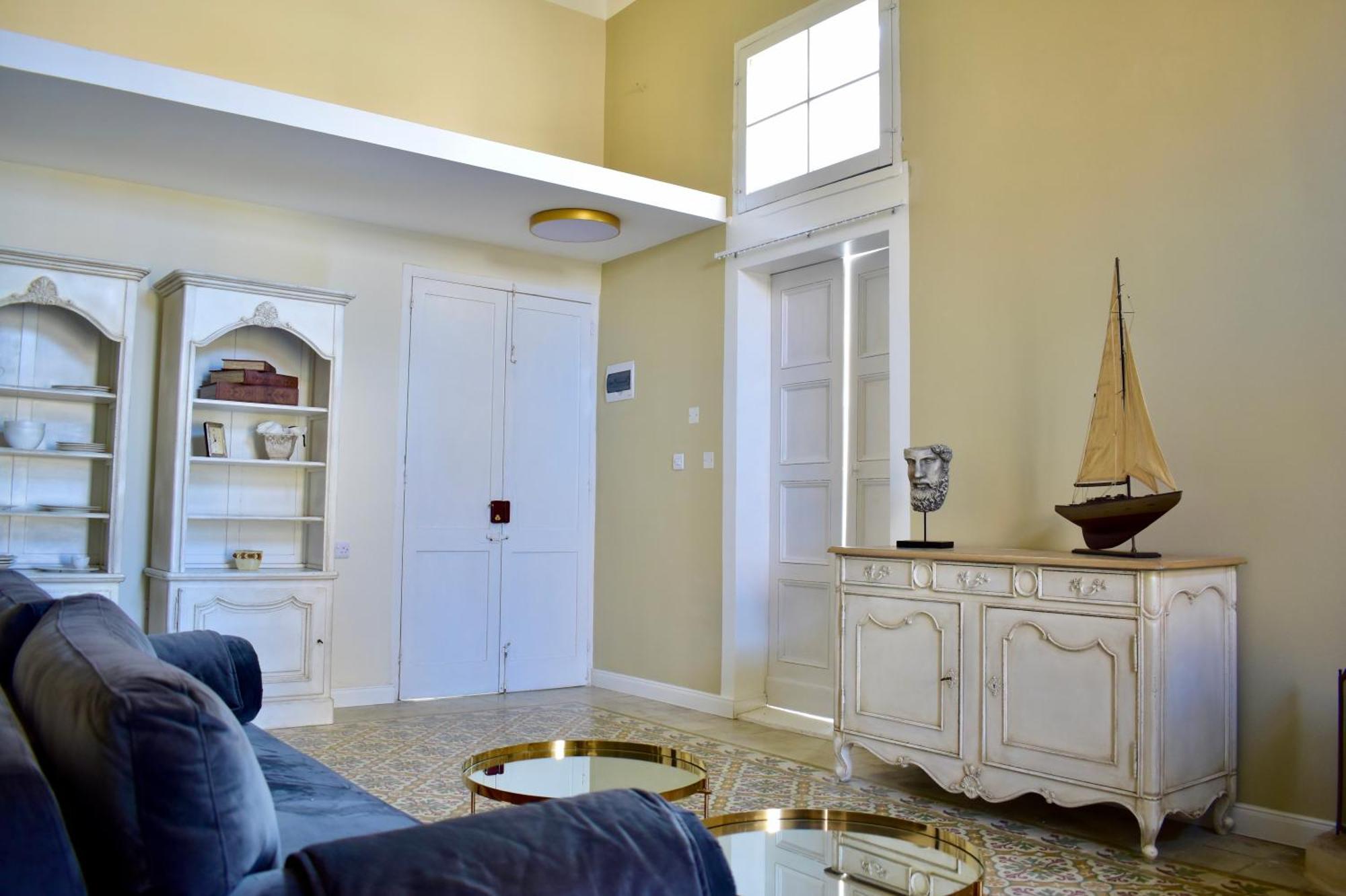 Grand Arcanum Apartment 2 - Comfortable And Elegant Сенглея Экстерьер фото