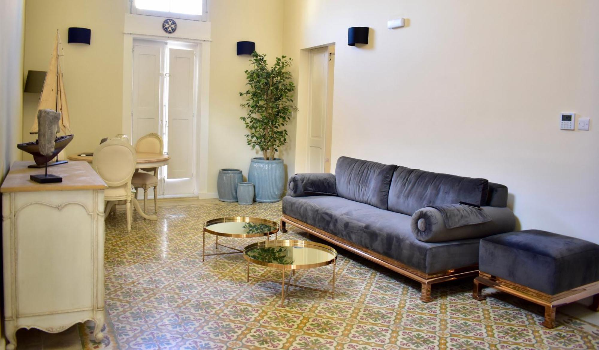 Grand Arcanum Apartment 2 - Comfortable And Elegant Сенглея Экстерьер фото